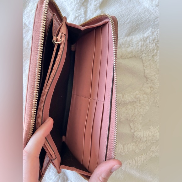 Pink Leather GUCCI Long Zip Around Wallet - Picture 8 of 10